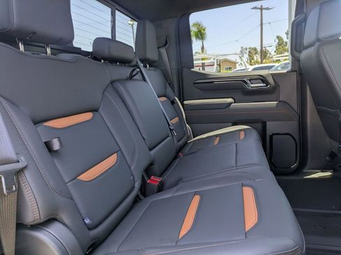 New 2026 GMC Sierra 1500 AT4 w/ AT4 Premium Package AWD/4WD image 17