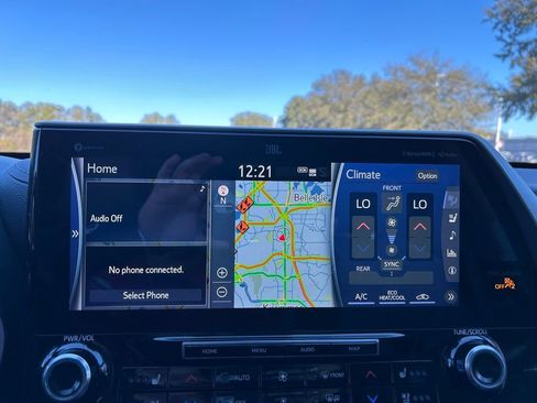 Used 2022 Toyota Highlander Limited image 25