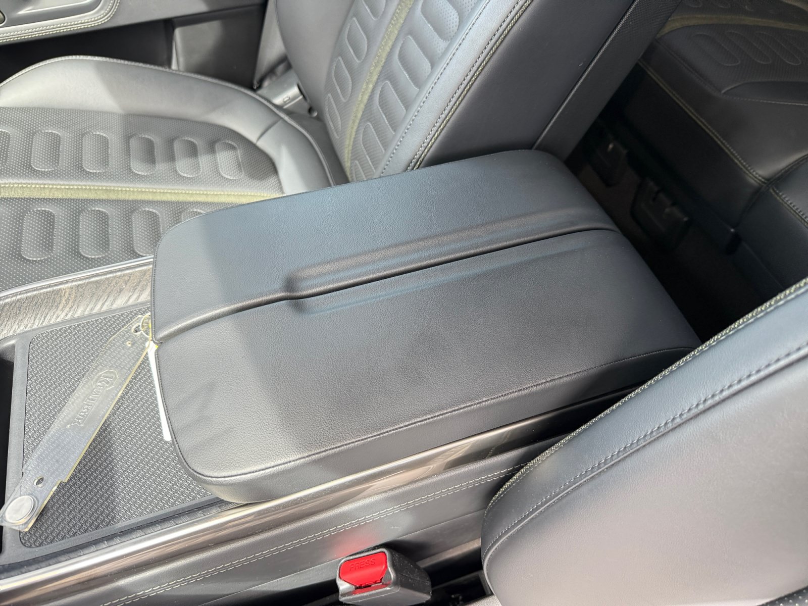 Used 2023 Rivian R1T Adventure Dual AWD/4WD image 14
