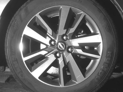 Used 2025 Nissan Versa SV image 13