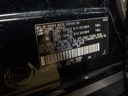 Used 2021 Toyota Venza XLE w/ Softex Package image 20