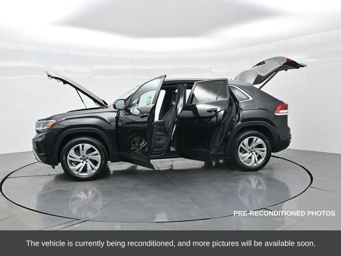 Used 2020 Volkswagen Atlas Cross Sport SEL image 39