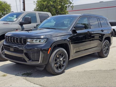 New 2026 Jeep Grand Cherokee L 4WD image 3