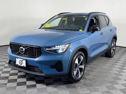 Used 2024 Volvo XC40 B5 Core AWD/4WD image 13