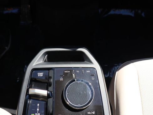 Used 2025 BMW iX xDrive50 image 20