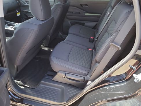 New 2026 Nissan Pathfinder SV image 8