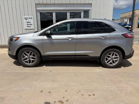 Certified 2022 Ford Edge SEL w/ Convenience Package AWD/4WD image 2