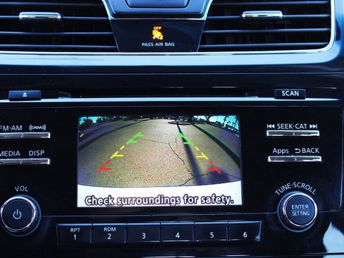 Used 2014 Nissan Altima 2.5 SL w/ Moonroof Package image 16