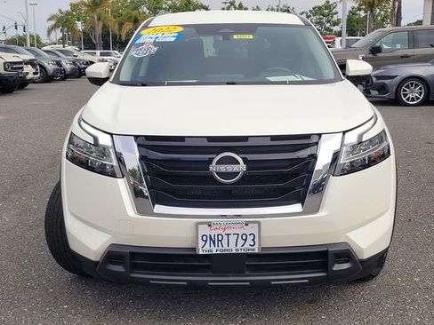 Used 2022 Nissan Pathfinder SV FWD image 2