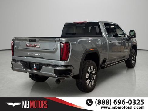 Used 2024 GMC Sierra 3500 Denali w/ Denali Reserve Package AWD/4WD image 4