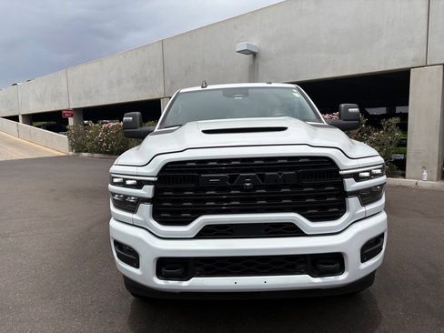 Used 2026 RAM 2500 Limited AWD/4WD image 5