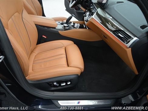 Used 2022 BMW M550i xDrive w/ Executive Package AWD/4WD image 23