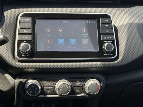 Used 2024 Nissan Kicks S FWD image 15