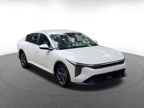 Used 2025 Kia K4 FWD image 3