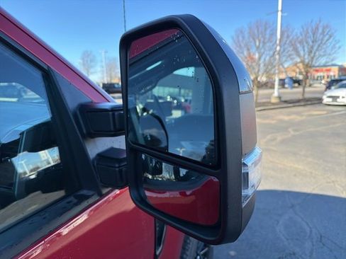 Certified 2022 Ford F250 Lariat w/ Black Appearance Package image 9