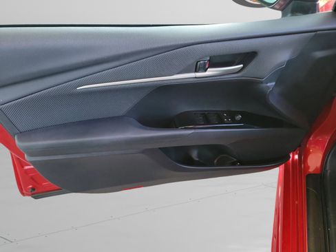 Used 2025 Toyota Camry SE image 40