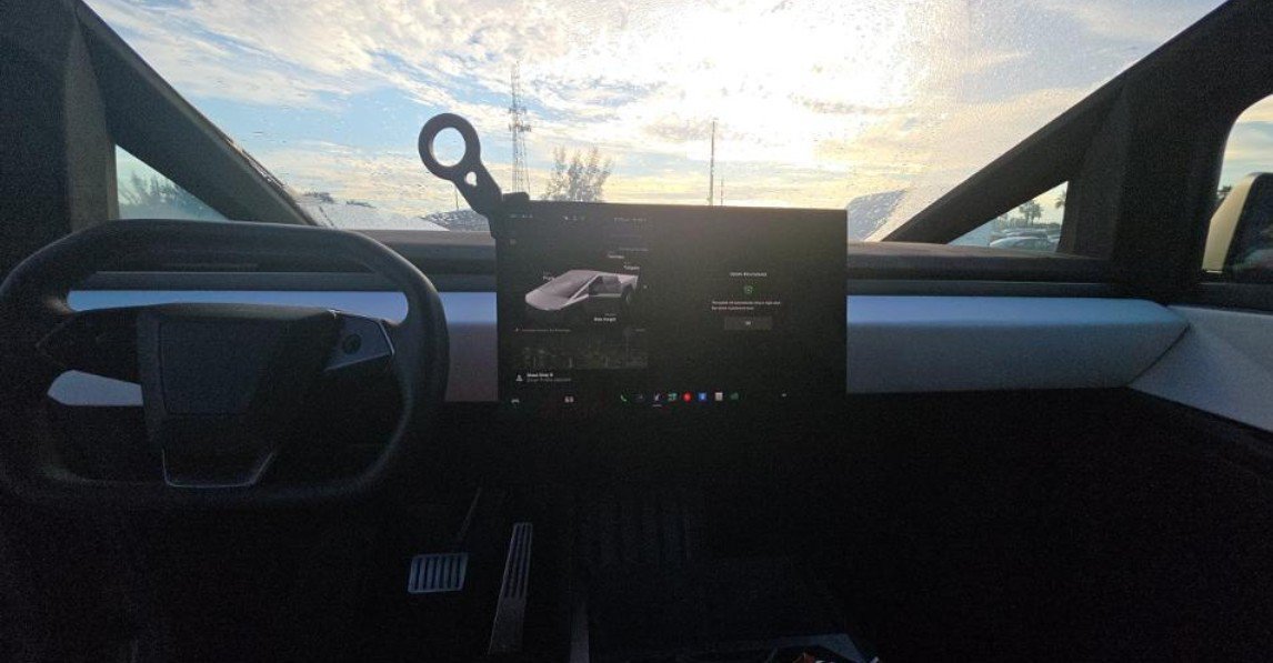 Used 2024 Tesla Cybertruck Cyberbeast AWD/4WD image 4