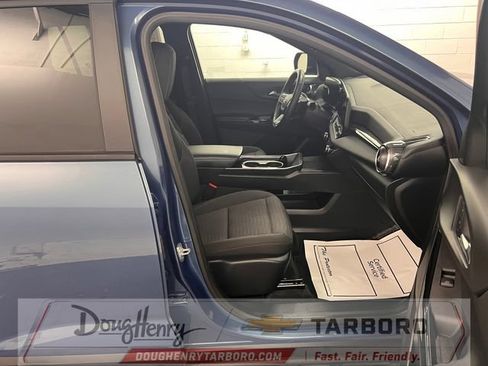 Used 2025 Chevrolet Equinox LT FWD image 39