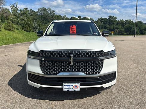 Used 2025 Lincoln Navigator L Reserve AWD/4WD image 7
