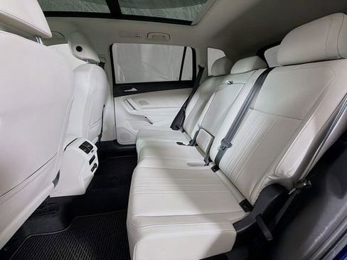 Used 2022 Volkswagen Tiguan SE AWD/4WD image 30