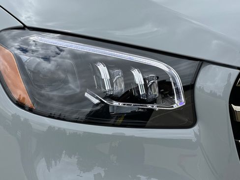 New 2025 Mercedes-Benz GLS 580 4MATIC image 10