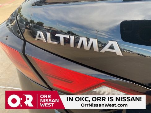 Used 2024 Nissan Altima 2.5 SV image 10