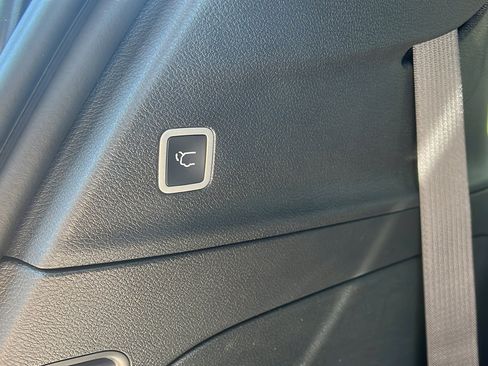 New 2026 Chrysler Voyager LX image 13