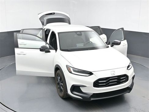 Used 2023 Honda HR-V Sport image 48