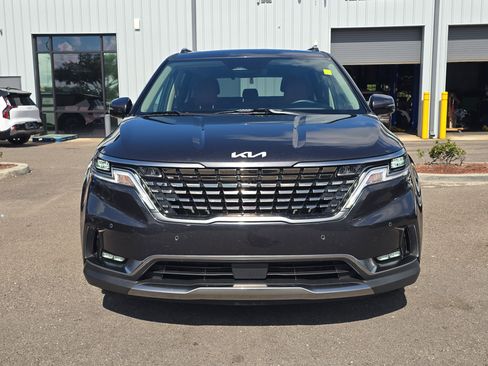 Used 2023 Kia Carnival SX FWD image 3