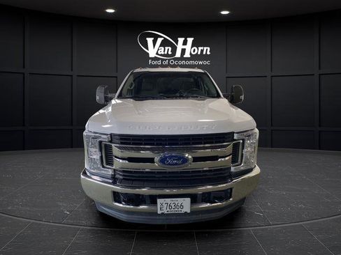 Used 2019 Ford F250 XLT w/ Camper Package image 9