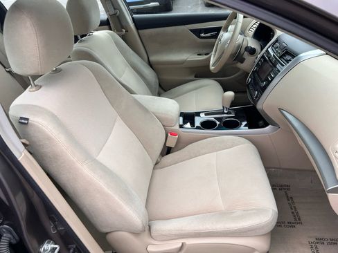 Used 2013 Nissan Altima 3.5 SV image 24
