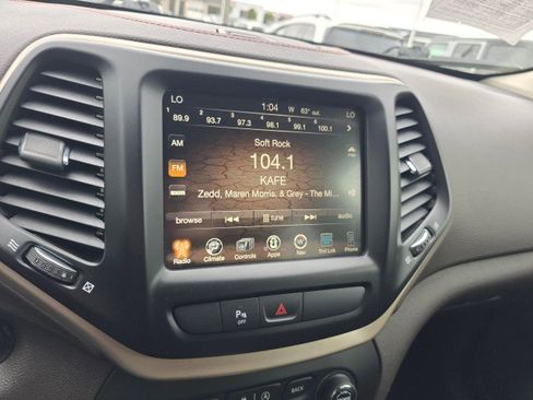 Used 2017 Jeep Cherokee Trailhawk image 34