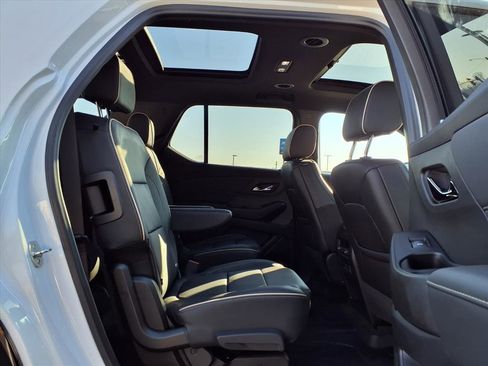 Used 2023 Chevrolet Traverse Premier w/ Redline Edition image 35