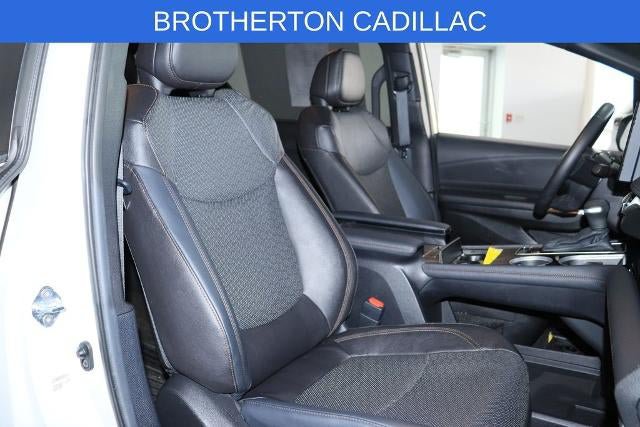Used 2025 Toyota Sienna Platinum AWD/4WD image 23