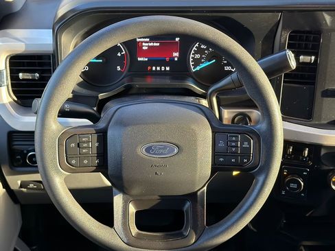 Used 2024 Ford F250 XL w/ XL Chrome Package image 15