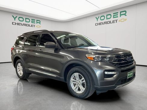 Used 2020 Ford Explorer XLT w/ Equipment Group 202A AWD/4WD image 2