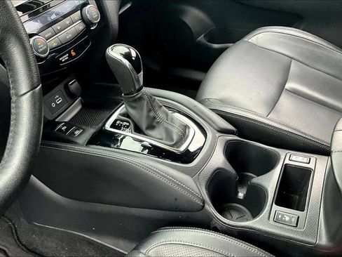 Used 2019 Nissan Rogue SL AWD/4WD image 15