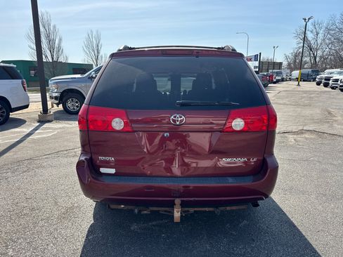 Used 2009 Toyota Sienna FWD image 4