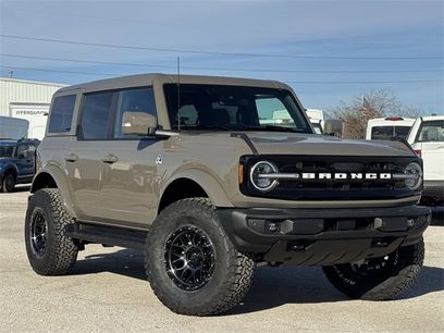 New 2025 Ford Bronco Outer Banks