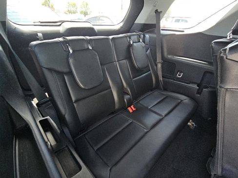Used 2023 Ford Explorer XLT w/ Equipment Group 202A RWD image 5