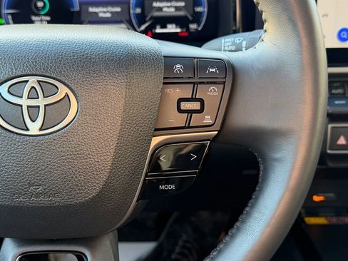 Used 2025 Toyota Camry XLE w/ Premium Package image 13