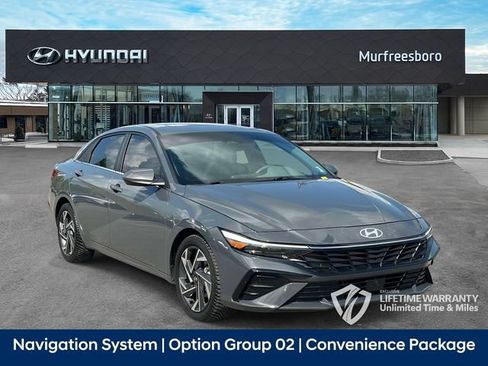 Certified 2024 Hyundai Elantra SEL w/ Convenience Package FWD image 3
