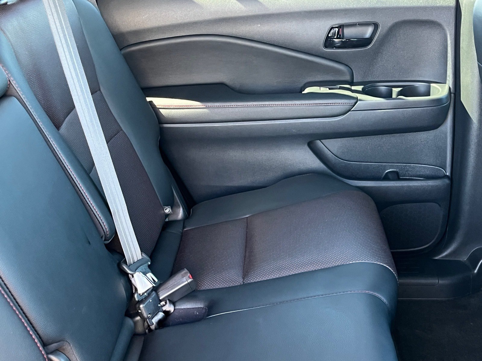 Used 2025 Honda Passport Black Edition image 11