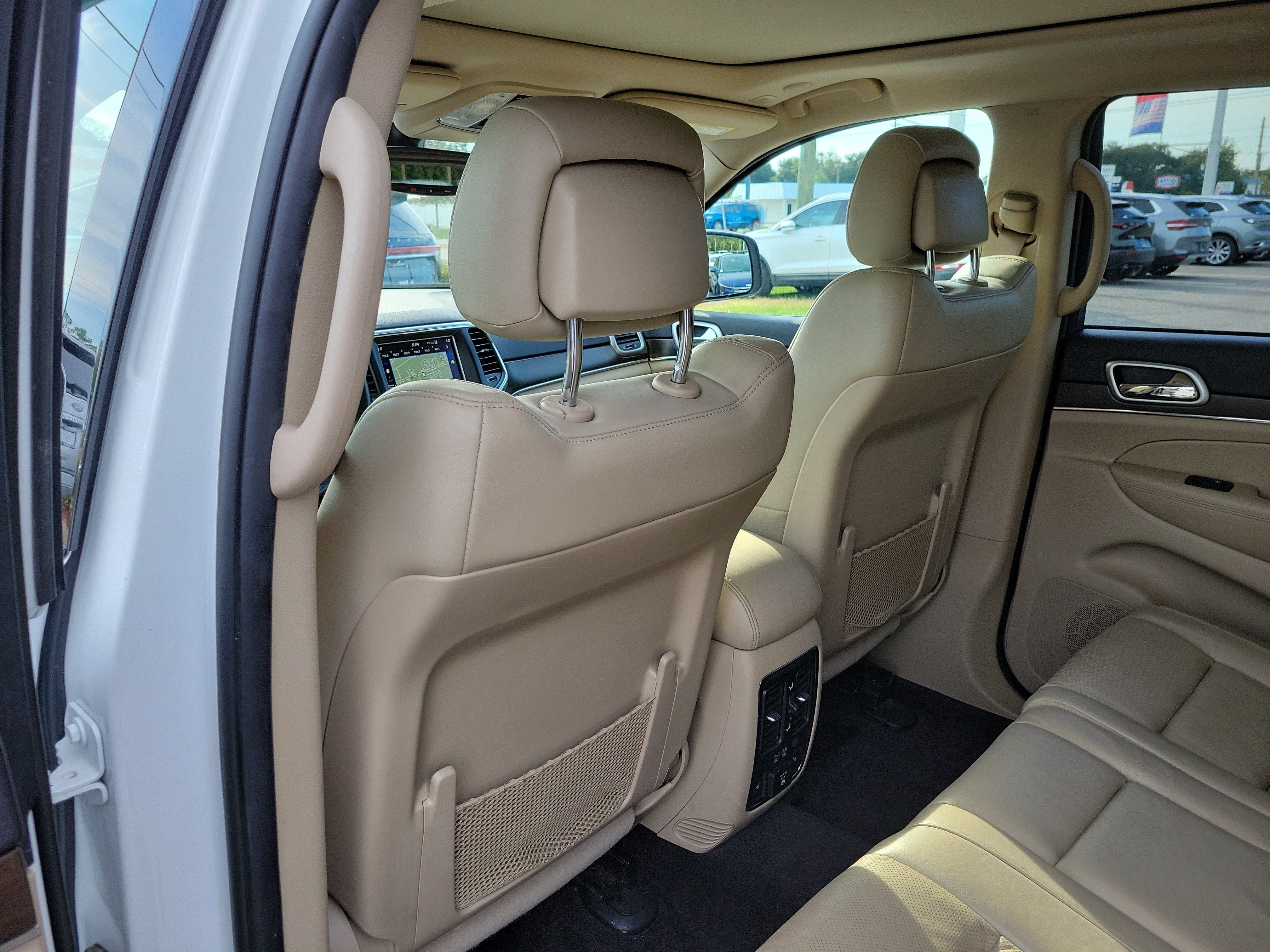 Used 2018 Jeep Grand Cherokee Limited w/ Luxury Group II RWD image 17