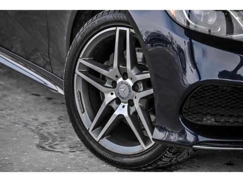 Used 2016 Mercedes-Benz E 350 4MATIC Sedan image 3