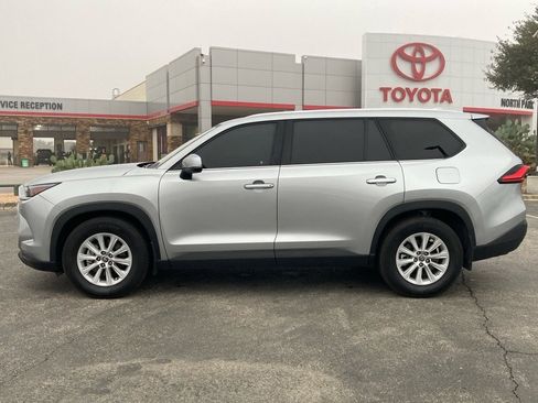 Certified 2024 Toyota Grand Highlander XLE image 7