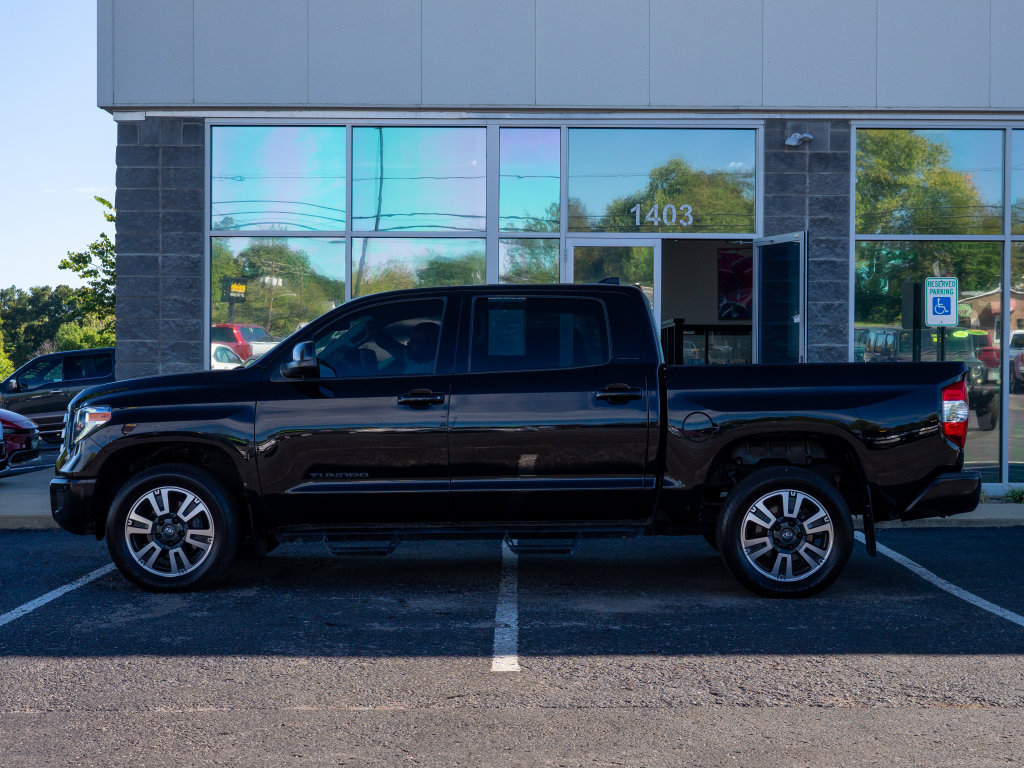 Used 2021 Toyota Tundra Limited w/ Limited Premium Package AWD/4WD image 5