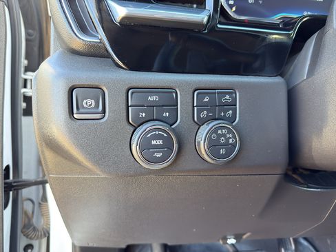 Used 2025 Chevrolet Silverado 1500 LTZ image 16