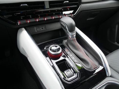 Used 2024 GMC Canyon AT4X image 24