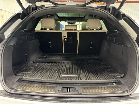 Used 2022 Land Rover Range Rover Velar R-Dynamic S image 7